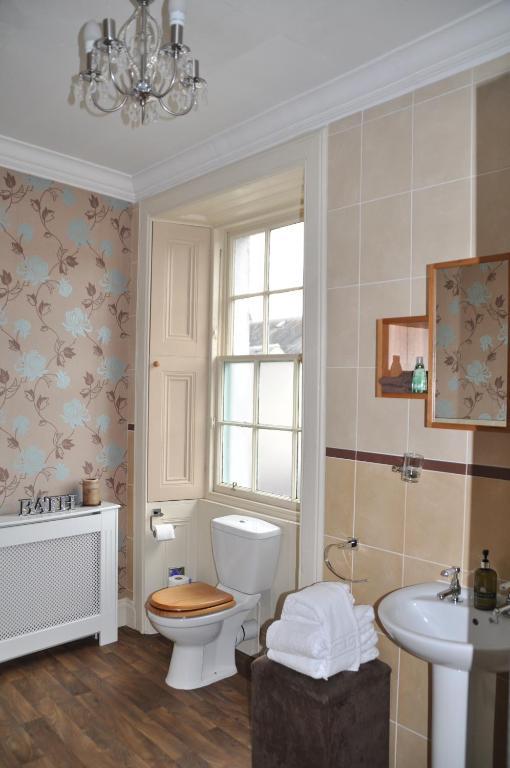 The Bank Guest House Hawick Bagian luar foto